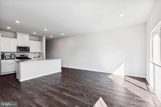 76 Fonthill Ct in Quakertown, PA - Building Photo - Building Photo