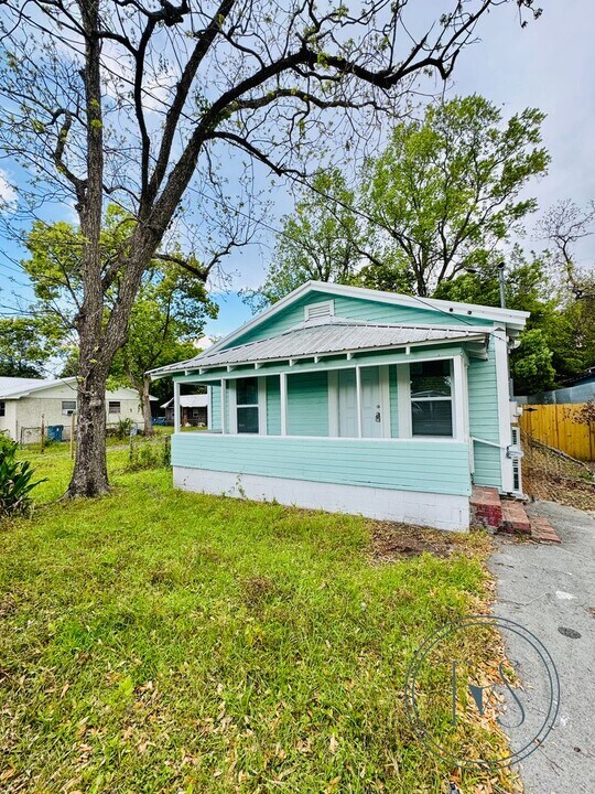2408 Gordon St in Brunswick, GA - Building Photo