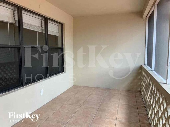 727 S Pine St in Lake Worth Beach, FL - Building Photo - Building Photo