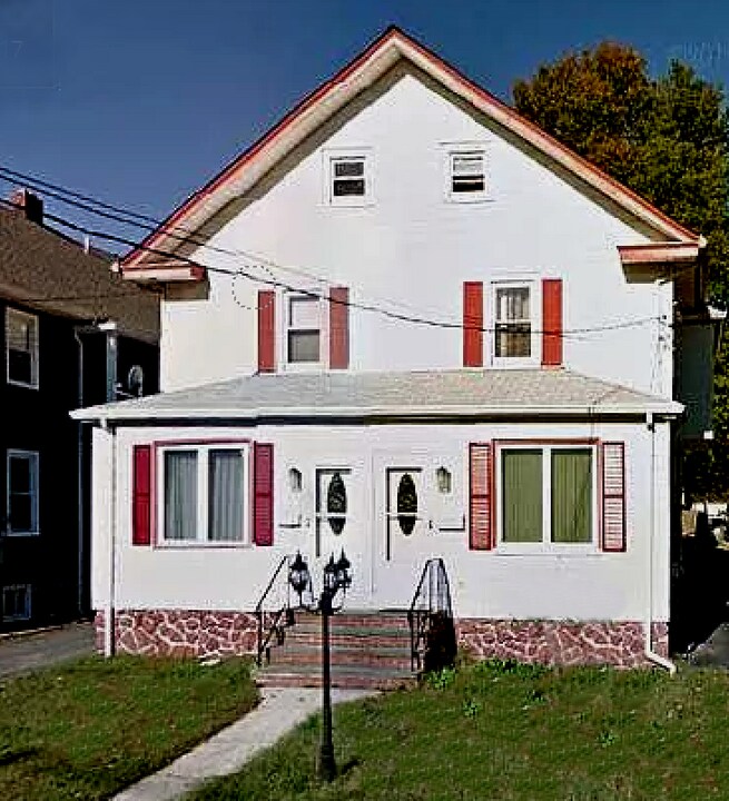 53 Morris Ave in Summit, NJ - Building Photo