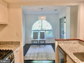 802 Amber Tree Ct, Unit 303 in Gaithersburg, MD - Building Photo - Building Photo