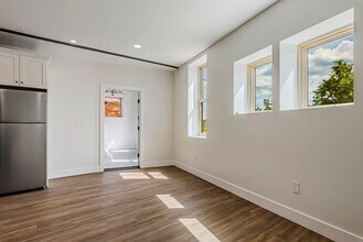 106 Hotel St in Utica, NY - Building Photo - Building Photo