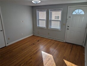 57 Kneeland St in Cranston, RI - Building Photo - Building Photo
