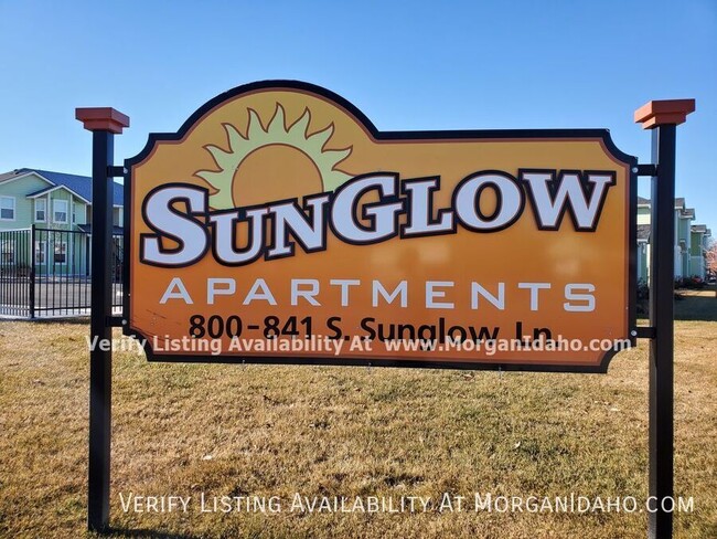 820 S Sunglow Ln-Unit -201 in Nampa, ID - Building Photo - Building Photo