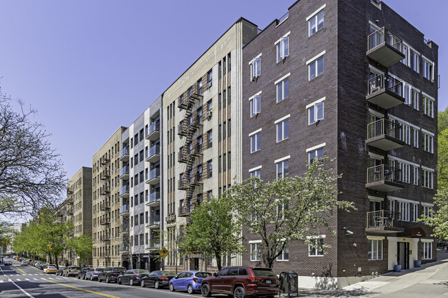 116 Seaman Avenue in New York, NY - Foto de edificio - Building Photo
