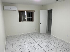17301 NW 53rd Ct, Unit A in Miami Gardens, FL - Building Photo - Building Photo