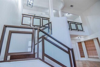 12705 Hunters Chase Dr in Austin, TX - Building Photo - Building Photo