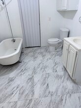 20 Lorraine St, Unit Floor 3 in Hartford, CT - Foto de edificio - Building Photo