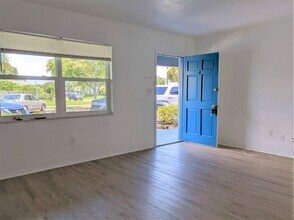 1240 70th St N in St. Petersburg, FL - Building Photo - Building Photo