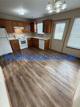 617 Willow Ln in Peculiar, MO - Building Photo - Building Photo