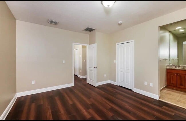 3720 SW 69th Ave in Miami, FL - Building Photo - Building Photo