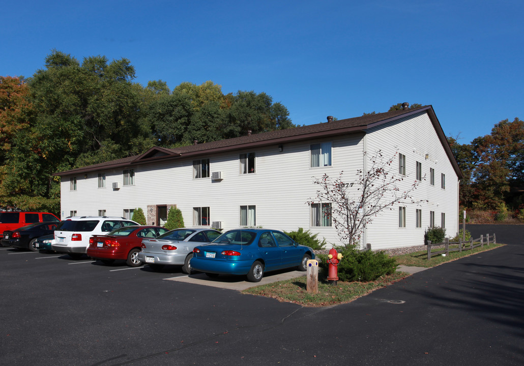 1071-1077 E Cascade Ave in River Falls, WI - Building Photo