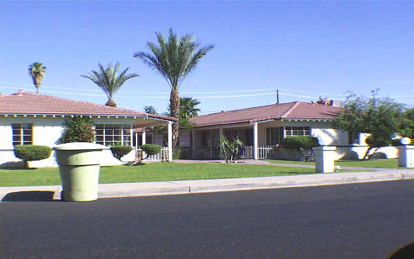 Mariposa Palms in Phoenix, AZ - Building Photo