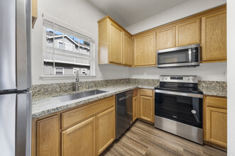 WestBridge Townhomes in Richmond, CA - Building Photo - Building Photo