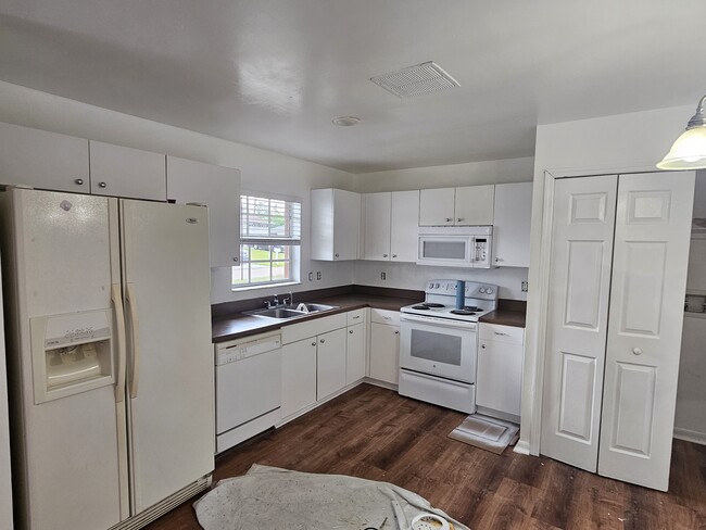 117 Homer Ave S in Lehigh Acres, FL - Foto de edificio - Building Photo