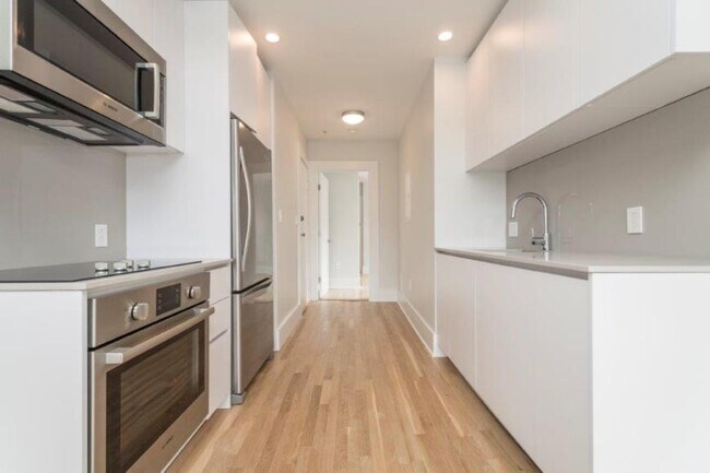 property at 8 Elko St