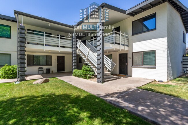 721 E Montebello Ave, Unit 202 in Phoenix, AZ - Building Photo - Building Photo
