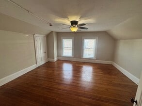 17 Whitman Ave, Unit 3 in Whitman, MA - Building Photo - Building Photo