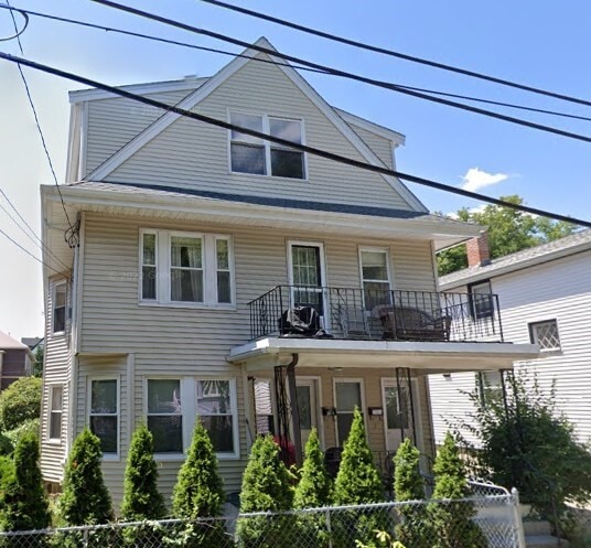 property at 20 Hunnewell Ave