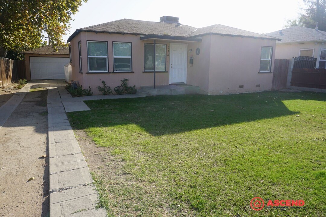 315 Highland Dr in Bakersfield, CA - Building Photo