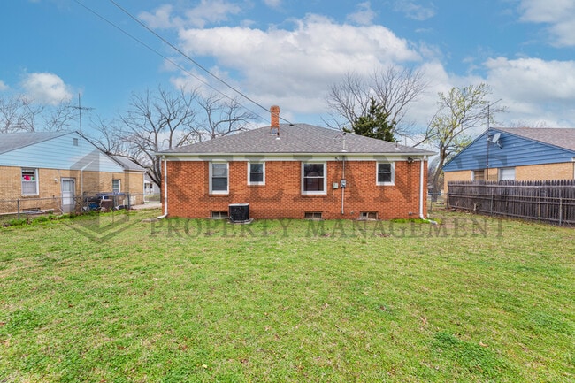 1106 Inverness Dr in Wichita, KS - Building Photo - Building Photo