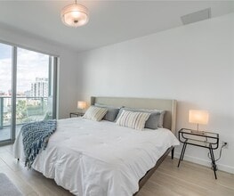 1600 SW 1st Ave, Unit 810 in Miami, FL - Foto de edificio - Building Photo