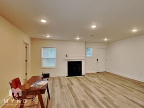 2000 Cascade Rd in Atlanta, GA - Building Photo - Building Photo