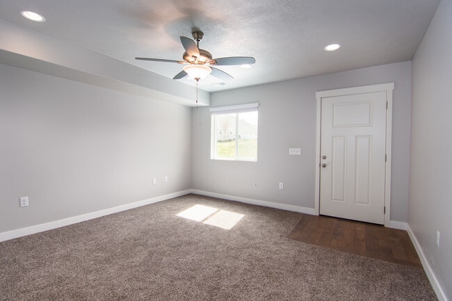 4127 W Miner View Ln in Herriman, UT - Building Photo - Building Photo