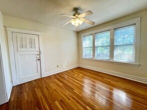 911 St Rita Ave in Clayton, MO - Building Photo - Building Photo