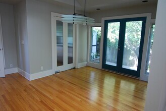 4234 E 6th St in Long Beach, CA - Building Photo - Building Photo