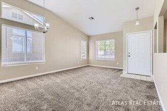 712 Canyon Country Cir in Henderson, NV - Building Photo - Building Photo