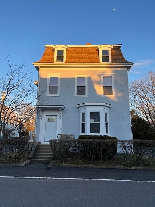 10 Church St in Natick, MA - Building Photo