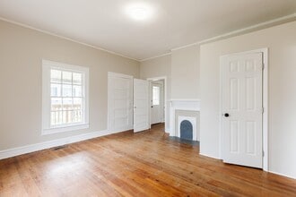 22 E 7th St in Greenville, SC - Building Photo - Building Photo