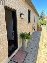 32 Glenforest Dr in Vaughan, ON - Building Photo