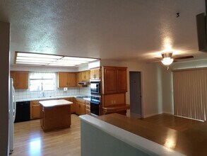 248 Estates Dr-Unit -A in Chico, CA - Building Photo - Building Photo