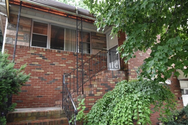 356 Slocum Way in Fort Lee, NJ - Building Photo - Building Photo
