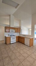 12306 Adirondack Ave in Bakersfield, CA - Building Photo - Building Photo