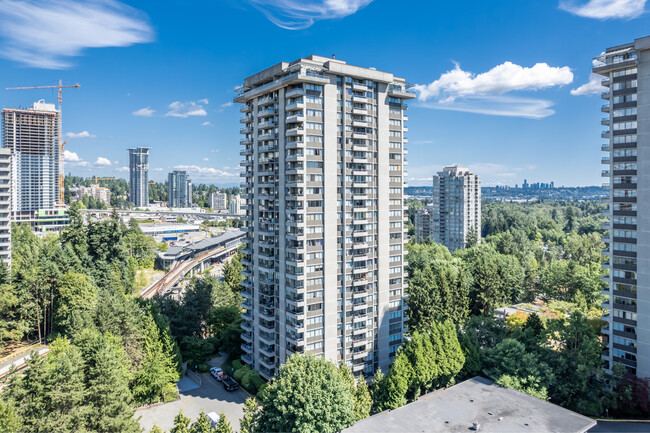 Discovery Place II / The Harrington in Burnaby, BC - Building Photo - Building Photo