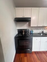 1 Jess St., Unit 2 in Jamaica Plain, MA - Foto de edificio - Building Photo