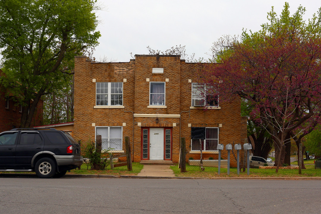 2350 NW 12th St in Oklahoma City, OK - Building Photo