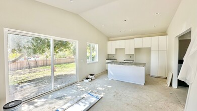 534 Golden Rd in Fallbrook, CA - Building Photo - Building Photo