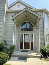 1931 Tamahawk Ln in Naperville, IL - Foto de edificio - Building Photo