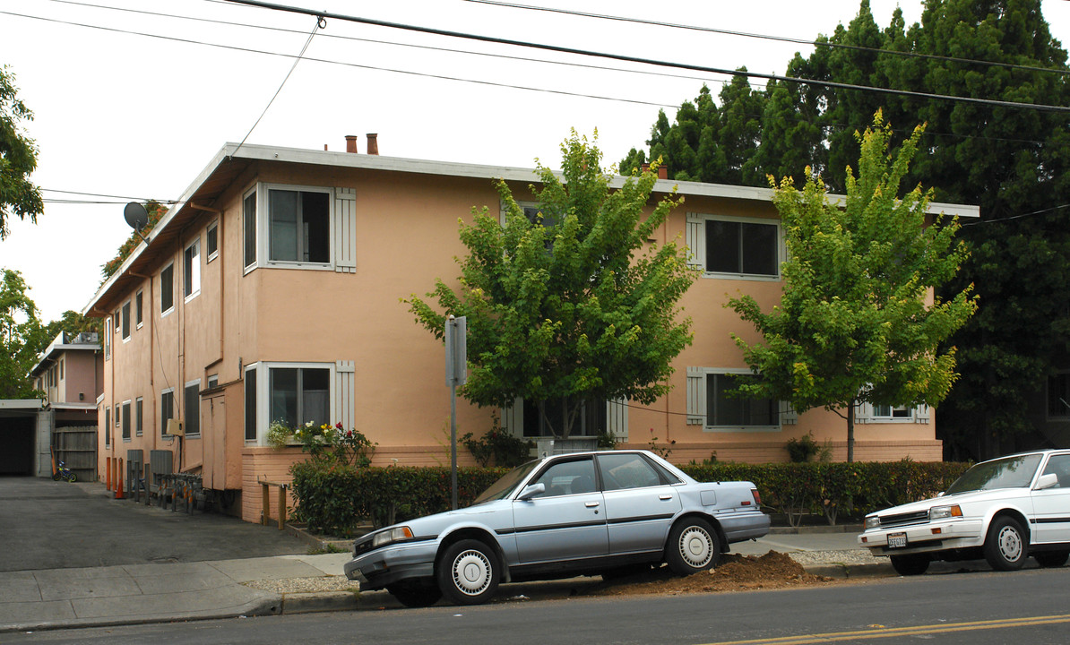 180 W Virginia St in San Jose, CA - Building Photo