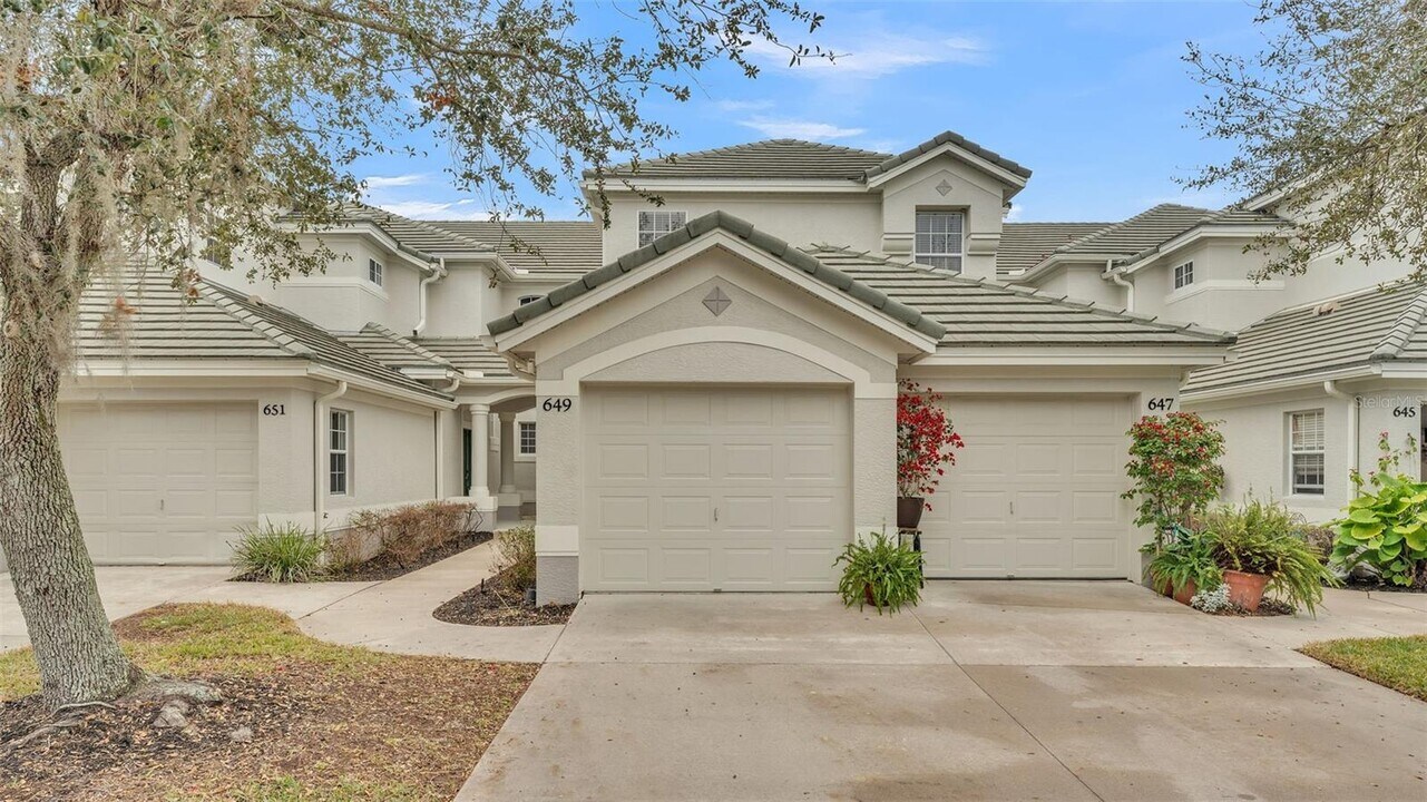 649 Grasslands Village Cir in Lakeland, FL - Building Photo