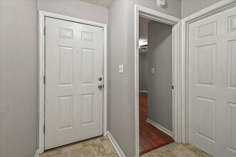 3001 Oak Park Ct in Tallahassee, FL - Building Photo - Building Photo