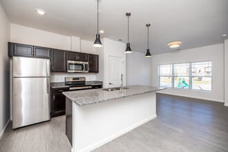 Stone Ridge Townhomes in Cedar Rapids, IA - Foto de edificio - Interior Photo