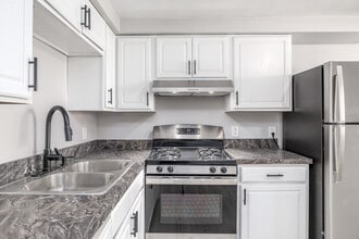 Valentine Gardens in Syracuse, NY - Building Photo - Interior Photo