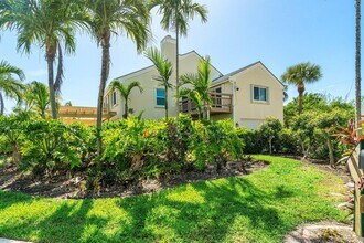1031 Pine Point Rd in West Palm Beach, FL - Building Photo - Building Photo