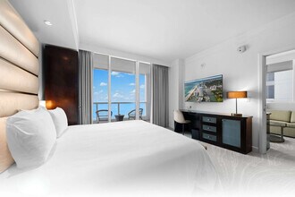 4391 Collins Ave in Miami Beach, FL - Foto de edificio - Building Photo