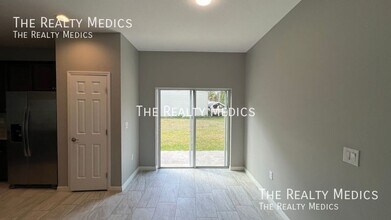 674 Toni St SW in Palm Bay, FL - Building Photo - Building Photo
